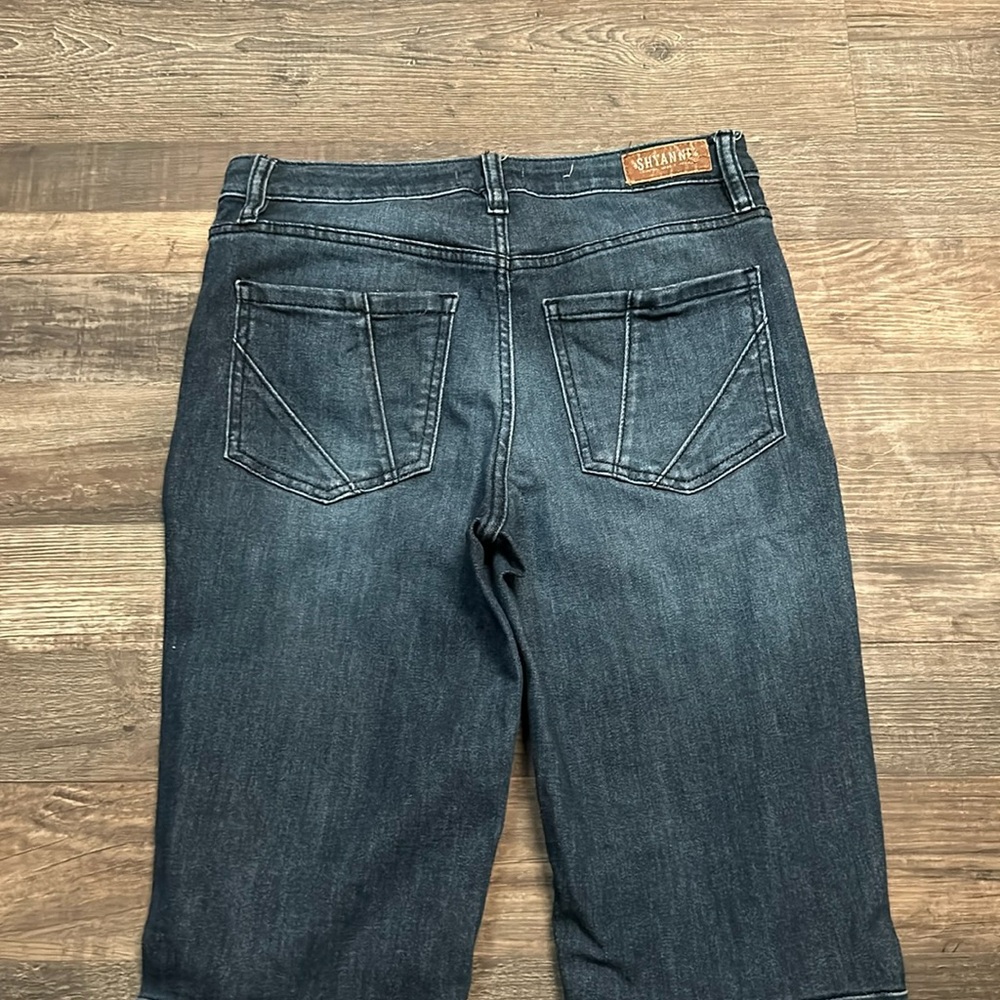 Super cute bell bottoms! They are also very comfortable just to big for me!